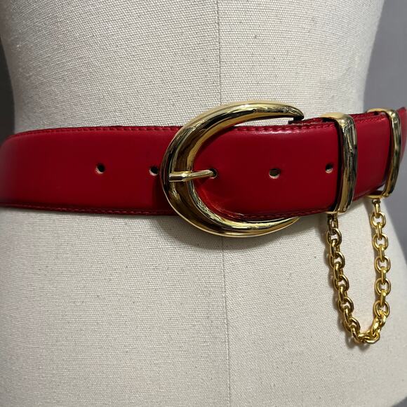 ⭐️Vintage Tarox Made In Italy Red Leather Gold Buckle With Chain Belt Sz-Sm/Med
